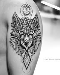 Black And White Wolf Tattoo Meaning Mais Sleeve Tattoos Wolf Tattoos Tattoos