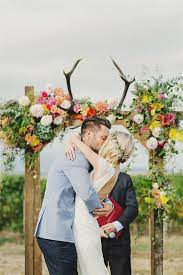 18 Ways To Use Deer Antler For Your Rustic Wedding Wedding Ceremony Backdrop Ceremony Backdrop Ceremony Backdrop Outdoor