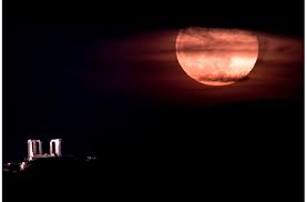 Σπούδασε νομικά και εργάστηκε ως δικηγόρος. To Feggari Ths Fraoylas Ayrio H Teleytaia Yperpanselhnos Toy Xronoy Lifo