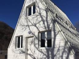 Wehave a patent registered all over the world and we will start tosell the m.a.di house in about two months, says antonucci. M A Di Flatpack Homes Take Six Hours To Build