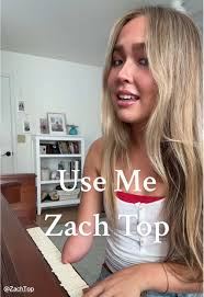 Zach Top Singing with Riley Green