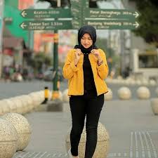 Angelina nikolau, cewek asal rusia berusia 23 tahun ini selalu membuat foto selfie di ketinggian yang ekstrem. Hijab Cantik Indonesia On Instagram Begini Aja Jangan Lupa Follow Hijabcantikz Dm Tag Foto Teman Pacar Mantan Like Comment Ootd Artofit