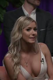 Watch Amber Confront Jessica In Love Is Blind Reunion Video Netflix Cast Jessica Movies And Tv Shows