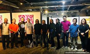 Jika kita bandingkan dengan jeruk nipis, jeruk purut, dan jeruk limau, popularitas jeruk lemon tidak kalah saing. Malaysiakini Seketul Akik Sebiji Telur