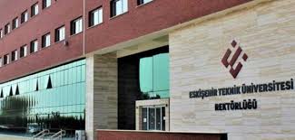Aşağıdaki tabloda hukuk fakültesi bölümü bulunan üniversitelerin 2019 yılındaki en düşük sıralama ve taban puanları verilmiştir. 6c2itko Dpf9m