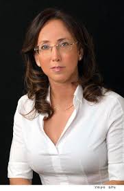 Karin Mayer's Instagram, Twitter & Facebook