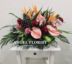 圣诞气氛 桌面花 盒子花 鲜花 气球 ballon merrychristmas bloomboxes flowerboxes bloombox johorbahru johor johorj christmas flowers florist shop grapevine wreath