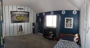 Yankees Bedroom Having Moved From Ny To Dallas My Son Is A Big Yankees Fan So We Set Out To Give Him A Yankees Room Yankee Bedroom Yankee Room Bedroom Decor