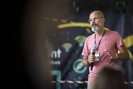 Csaba pszichiáter főorvos, tari annamária pszichológus, dr. Zacher Gabor Az Ember Csak Ugy Tud Segiteni Ha Kivulrol Szemleli A Rendszert Ectopolis Magazin