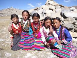 It is a culturally rich kingdom with eight of the world's highest mountains. Bergsteiger Haben Leuchtende Idee N Land