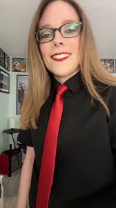 GRWM for my gig! #fyp #grwm #contentcreator #musiciansoftiktok  #femalebassist #greenday #billiejoearmstrong #mikedirnt #trecool