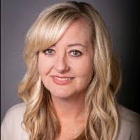 Robyn Palmer's Instagram, Twitter & Facebook