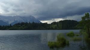 Statt Badewetter am Wochenende: Gewitter mit Hagel in Bayern