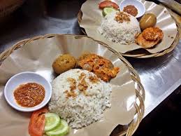 Kalian bisa minimalis kan lagi bujet nya gaes misalnya bernegosiasi dengan tukang kaca nya untuk bisa di bayar cicil atau kalian bisa juga menggunakan kaca yang ada di rumah kalian. Bisnis Nasi Uduk Tidak Ada Matinya Modalnya Cuma Rp1 Jutaan Okezone Economy