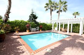 Experience the tropics of texas while staying at south padre vacation rentals on south padre island, texas. Cottage With A Pool In South Padre Island Texas