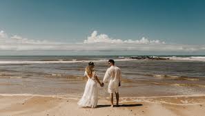 Consulta tutte le opzioni e chiedi informazioni e disponibilità dei nostri hotel, ristoranti e ville sulla spiaggia. Matrimonio In Spiaggia Ecco Gli Abiti Da Sposa Perfetti Pg Magazine