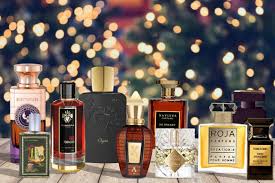 Top Ten Holiday Fragrances 2021+ Festive Perfumes for the Season Draw -  ÇaFleureBon Perfume Blog