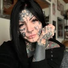 Reactions to a woman with facial tattoos and piercings