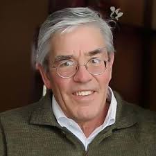 Robert Pett's Instagram, Twitter & Facebook