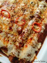 Add the sour cream and purée until smooth. Enchiladas Rojas Chicken Enchiladas La Pina En La Cocina