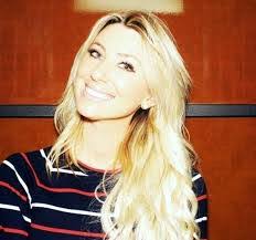 Stacy Saunders's Instagram, Twitter & Facebook