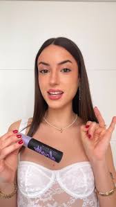 Si ya no puedes vivir sin estos productos y te los llevas allá donde vas,  esta es la beauty cápsula que necesitas para la vuelta a la rutina💅✨.  #douglasespaña #favourites #arianagrande #kyliecosmetics #