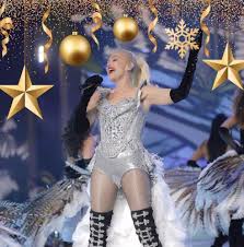 Gwen Stefani Joins Cnn S New Year S Eve Broadcast
