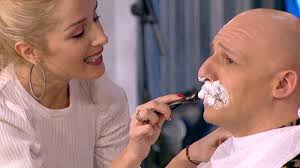 Είμαι πολύ είμαι πολύ ερωτευμένος, η σιμώνη είναι ο άνθρωπός μου, είναι το πιο καλό παιδί του κόσμου και μας βλέπει. Nikos Moytsinas Celebrities Eidhseis Yupiii Gr