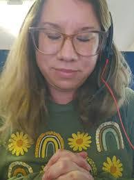 Cassandra Almond's Instagram, Twitter & Facebook