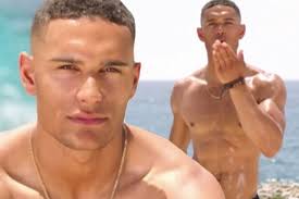Who was danny on first date with in love island? Love Island S Danny Williams Accused Of Plotting To Fake Romances In Leaked Phone Call Irish Mirror Online