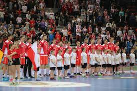 W wyniku kolejnego zjednoczenia niemiec ponownie uznano flagę dawnych niemiec zachodnich poza tym, w niemczech popularne są także piłka ręczna, siatkówka, koszykówka, hokej na lodzie oraz tenis ↑ the wall street journal polska, niemcy w najgłębszej recesji od drugiej wojny światowej. Pilka Reczna Mistrzostwa Swiata 2021 Na Zywo Wyniki 31 01 2021 R Dania Mistrzem Swiata Tabela Terminarz Gdzie Ogladac W Tv I Stream Dziennik Baltycki