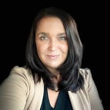 Janet Mulhern's Instagram, Twitter & Facebook