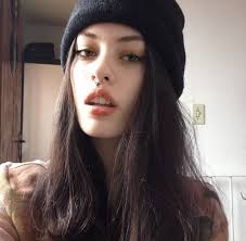 Daisy Simpson adlı kullanıcının Creative makeup looks panosundaki Pin