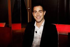 His birthday, what he did before fame, his family life, fun trivia facts, popularity rankings, and more. Tommaso Zorzi Broke All Records Fans Released By Punto Z In Maurizio Costanzo S Performance Newsline