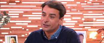 « c'est la fin de ce journal. Julian Bugier Est Le Pere De Deux Enfants Son Grand Regret Concernant La Naissance De Sa Fille