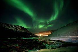 Wenn ihr einmal nachsehen möchtet, wann und wo nordlicht aktuell zu sehen sein könnte, findet ihr dazu informationen unter folgendem in englisch verfasst link: Nordlichter In Island Highlights Im Islandurlaub