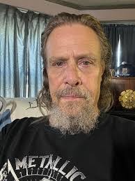 Robin Stapp's Instagram, Twitter & Facebook