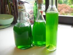 Mettete le foglie di menta in un barattolo a chiusura ermetica, unite l'alcool e lasciate in infusione per 5 giorni. Liquore Alla Menta Verdissimo Estivo Fresco E Digestivo Liquori Bevande Liquori Menta