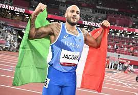 «felice della vittoria, un po. Gm9bkzty0nce7m