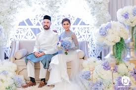 Perkawinan yang dirayakan antara dua orang, satu di antaranya telah dibaptis di. Inspirasi Tema Perkahwinan Campur Yang Patut Anda Tahu Sweetpictures