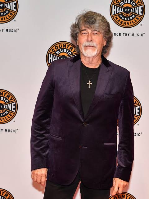 Alabama's Randy Owen is inducted into Alabama Business Hall of Fame