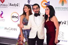 وسخرت بعدها منى زكي من ظهورها في الفيديو وكذلك الملابس التي ظهرت بها، وبعد أن قام حلمي بنشر التسجيلات الصوتية علق عليها قائلا مش أنا اللي أتهدد. Ø¨Ø§Ù„ØµÙˆØ± Ø£ÙˆÙ„ Ø¸Ù‡ÙˆØ± Ù„Ø§Ø¨Ù†Ø© Ø£Ø­Ù…Ø¯ Ø­Ù„Ù…ÙŠ ÙˆÙ…Ù†Ù‰ Ø²ÙƒÙŠ Ø¨Ù…Ù‡Ø±Ø¬Ø§Ù† Ø§Ù„Ù‚Ø§Ù‡Ø±Ø©