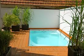 Kleine Pools 9 Modelle Die Sich Ohne Grosses Budget Umsetzen Lassen Kleiner Pool Gunstiger Pool Kleine Hinterhof Pools