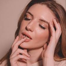 Lina Miller's Instagram, Twitter & Facebook