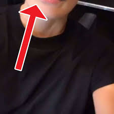 Die beliebte nachrichtensprecherin verlässt deutschlands erfolgreichste nachrichtensendung. Linda Zervakis Tagesschau Ard Moderatorin Zeigt Sich Plotzlich Mit Xxl Damenbart Stars