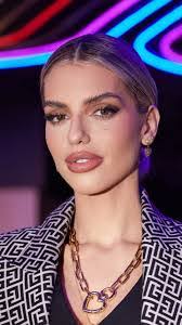 Lily Scott's Instagram, Twitter & Facebook