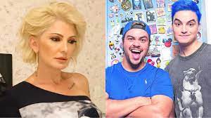O youtuber felipe neto recebeu uma série de respostas atravessadas de cantores sertanejos após dizer que os músicos só estão preocupados em fazer livezinhas enchendo a cara. Felipe Neto E Irmao Processam Antonia Fontenelle E Pedem R 200 Mil Na Justica Istoe Independente