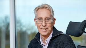 Rektor får förlängt förtroende