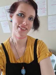 Feeling colourful this FIF 😅 Show me your colourful selfies! 🌈