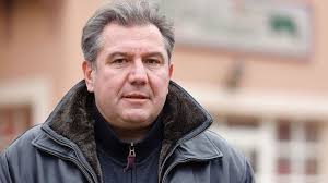 Dömsödi újra üzent: vécésnénihez hasonlította Kövért